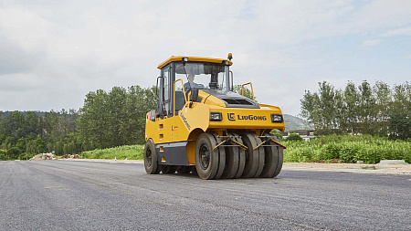 Каток LiuGong  6520E